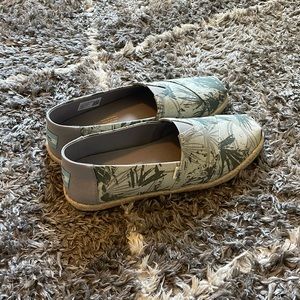 Toms mens shoes
